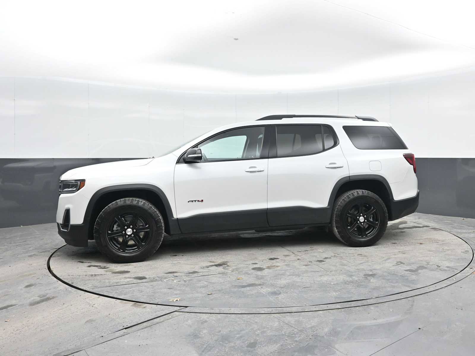 Used 2021 GMC Acadia AT4 image 3