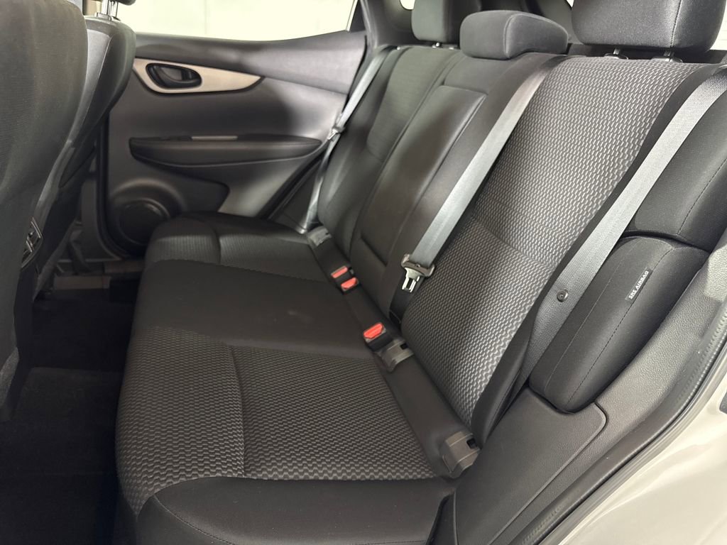 Used 2022 Nissan Rogue Sport S image 13