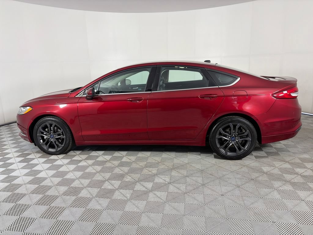 Certified 2018 Ford Fusion SE w/ Equipment Group 201A FWD image 4