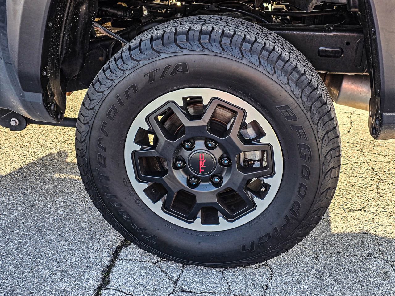 Used 2024 Toyota Tacoma TRD Off-Road image 7