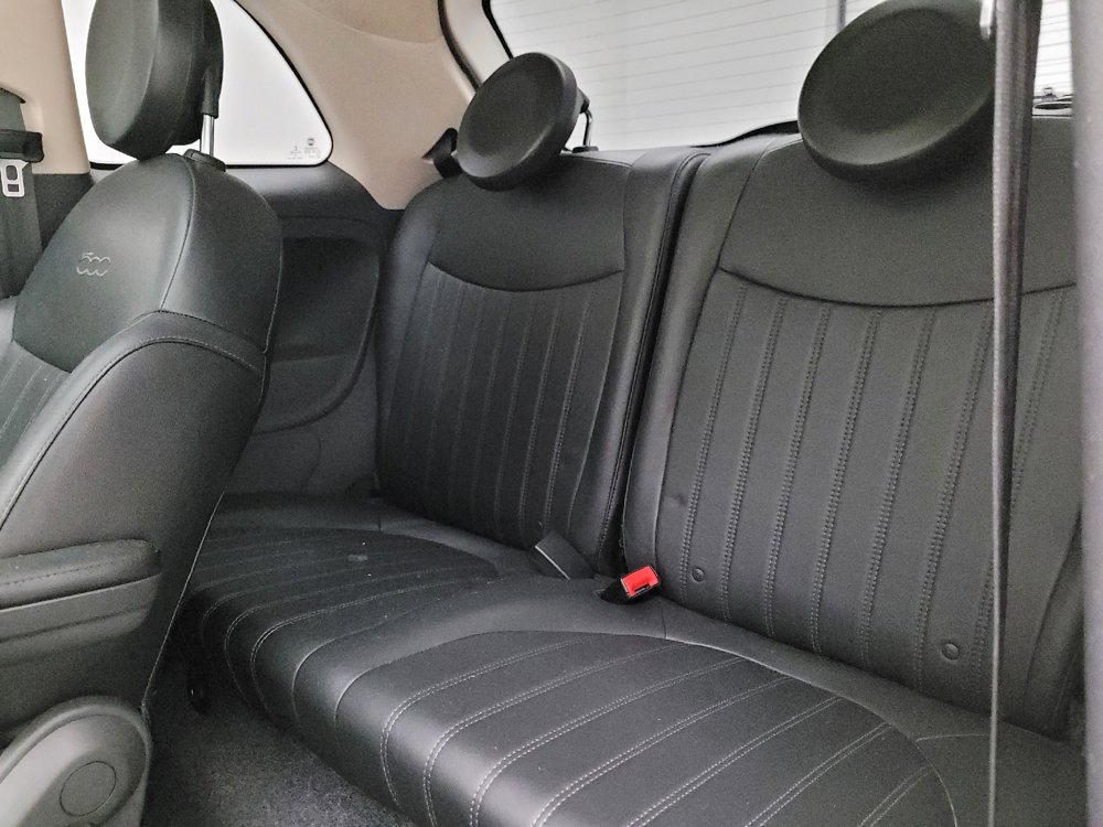 Used 2018 FIAT 500 Lounge image 18