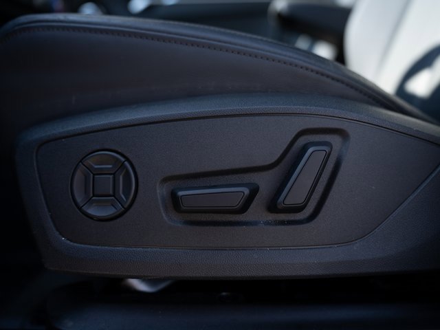 Certified 2025 Audi Q3 2.0T Premium Plus w/ Premium Plus Package image 19