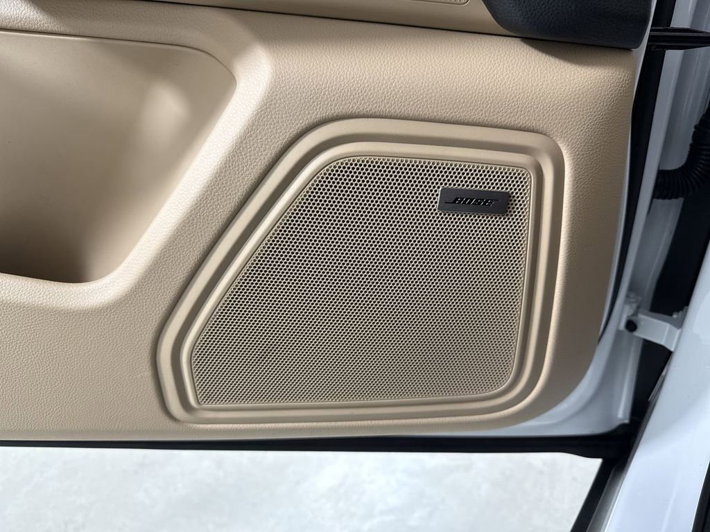 Certified 2025 Porsche Macan image 35