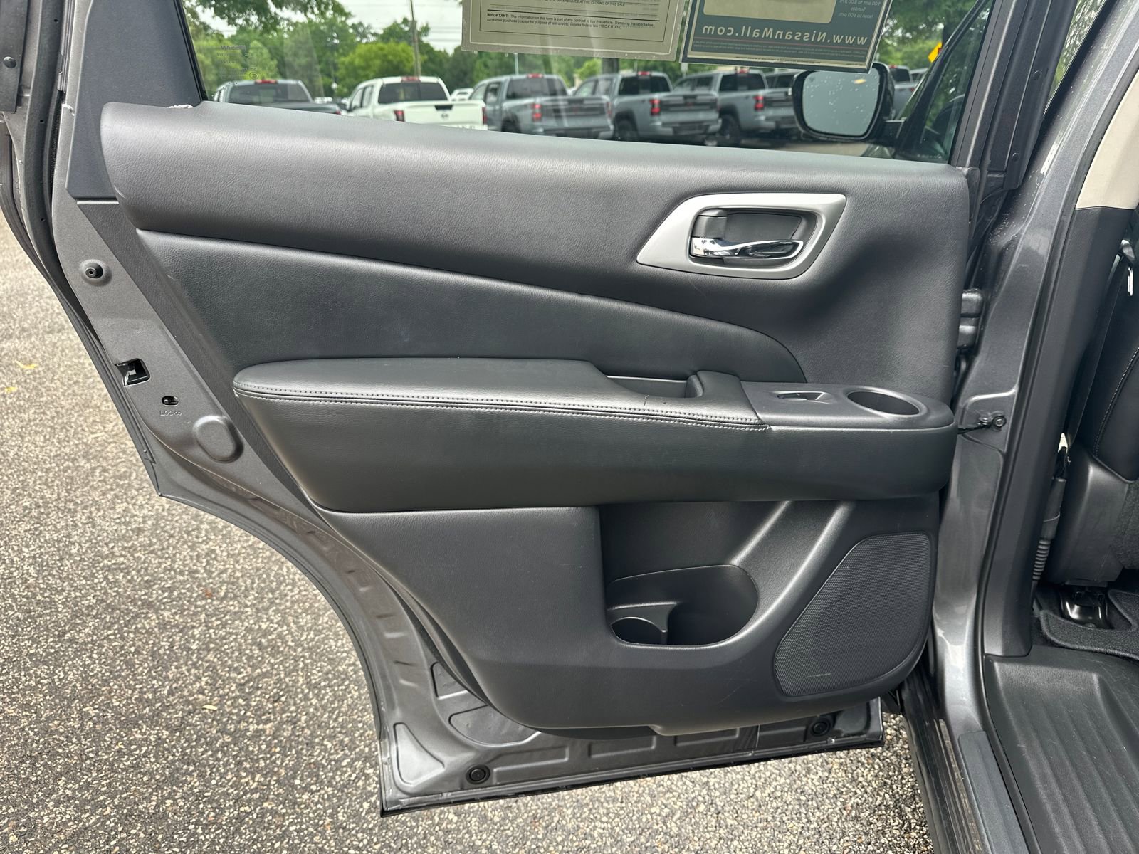 Used 2017 Nissan Pathfinder SL w/ SL Tech Package FWD image 21