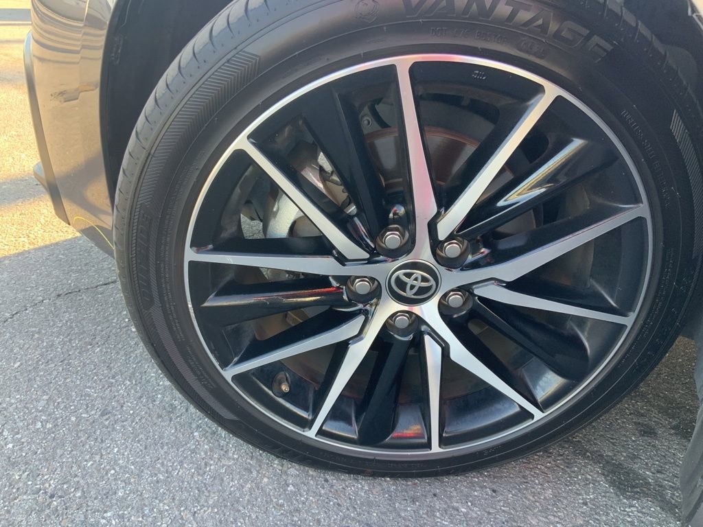 Used 2024 Toyota Camry SE w/ Cold Weather Package image 9