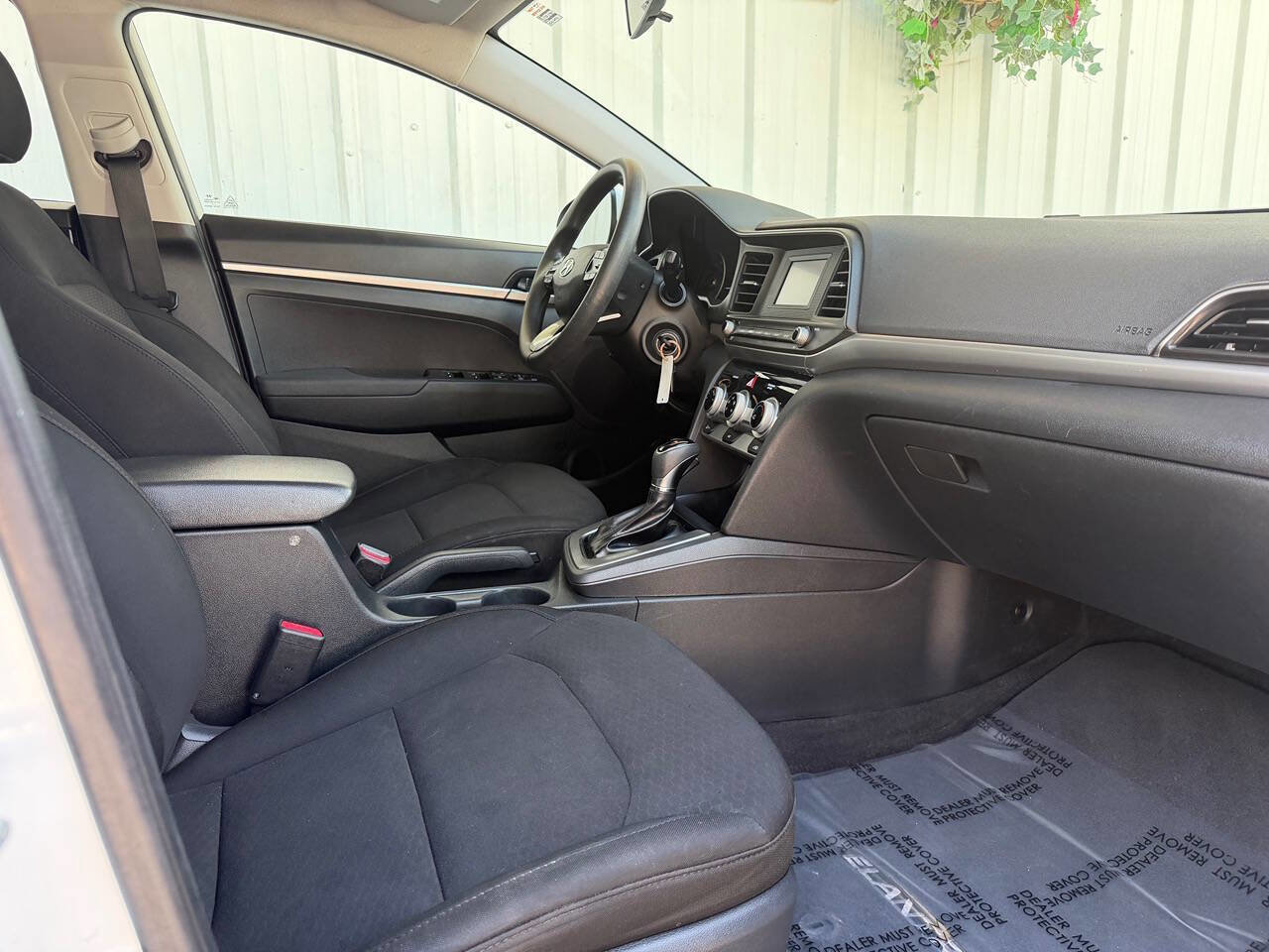 Used 2019 Hyundai Elantra SE w/ Cargo Package FWD image 13