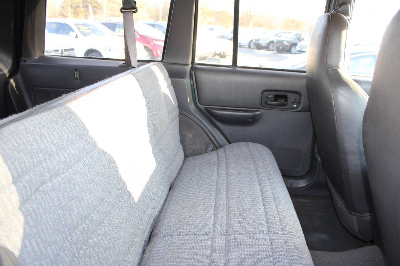 Used 2001 Jeep Cherokee Sport image 17