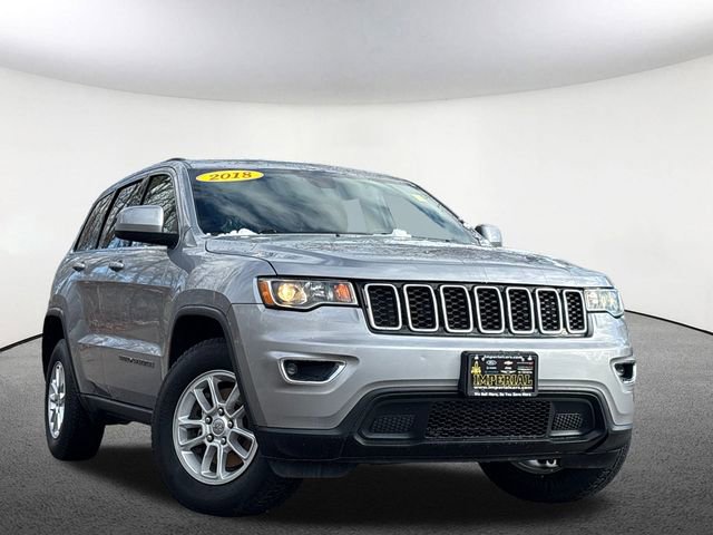 Used 2018 Jeep Grand Cherokee Laredo image 2