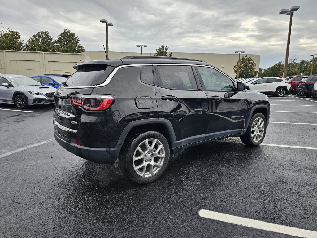 Used 2024 Jeep Compass Latitude AWD/4WD image 3