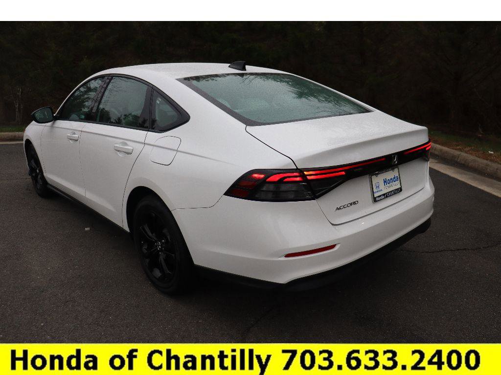 Used 2025 Honda Accord SE image 5