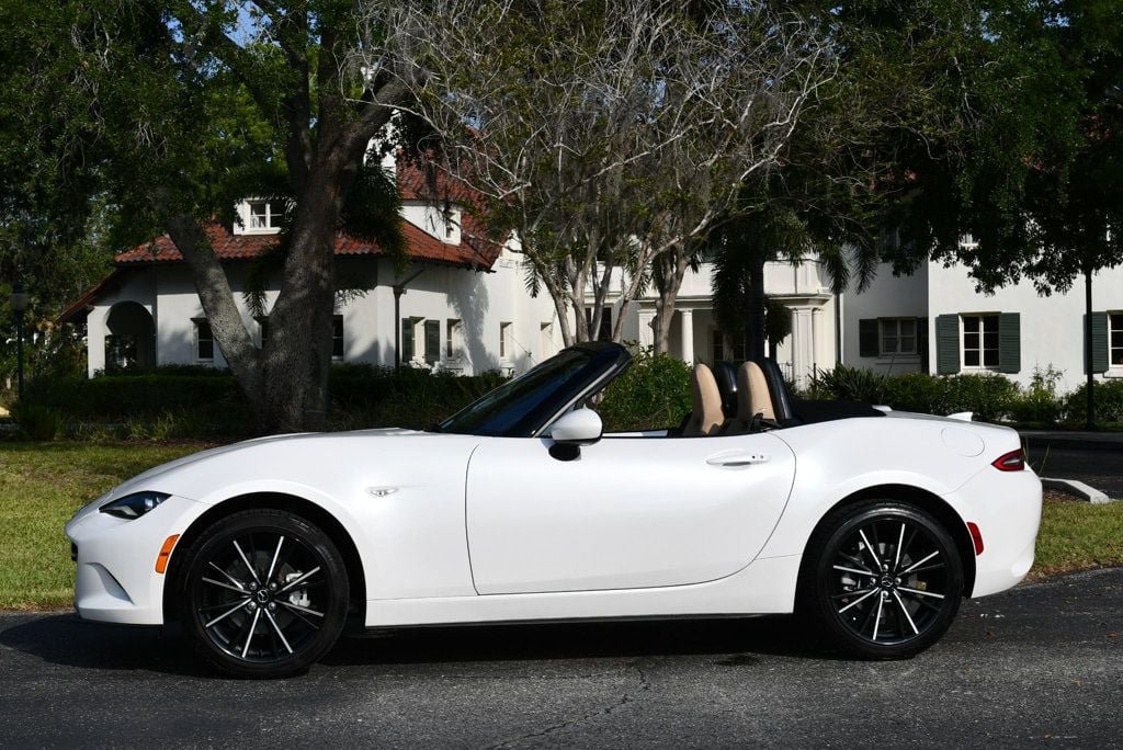 Used 2024 MAZDA MX-5 Miata Grand Touring RWD image 27