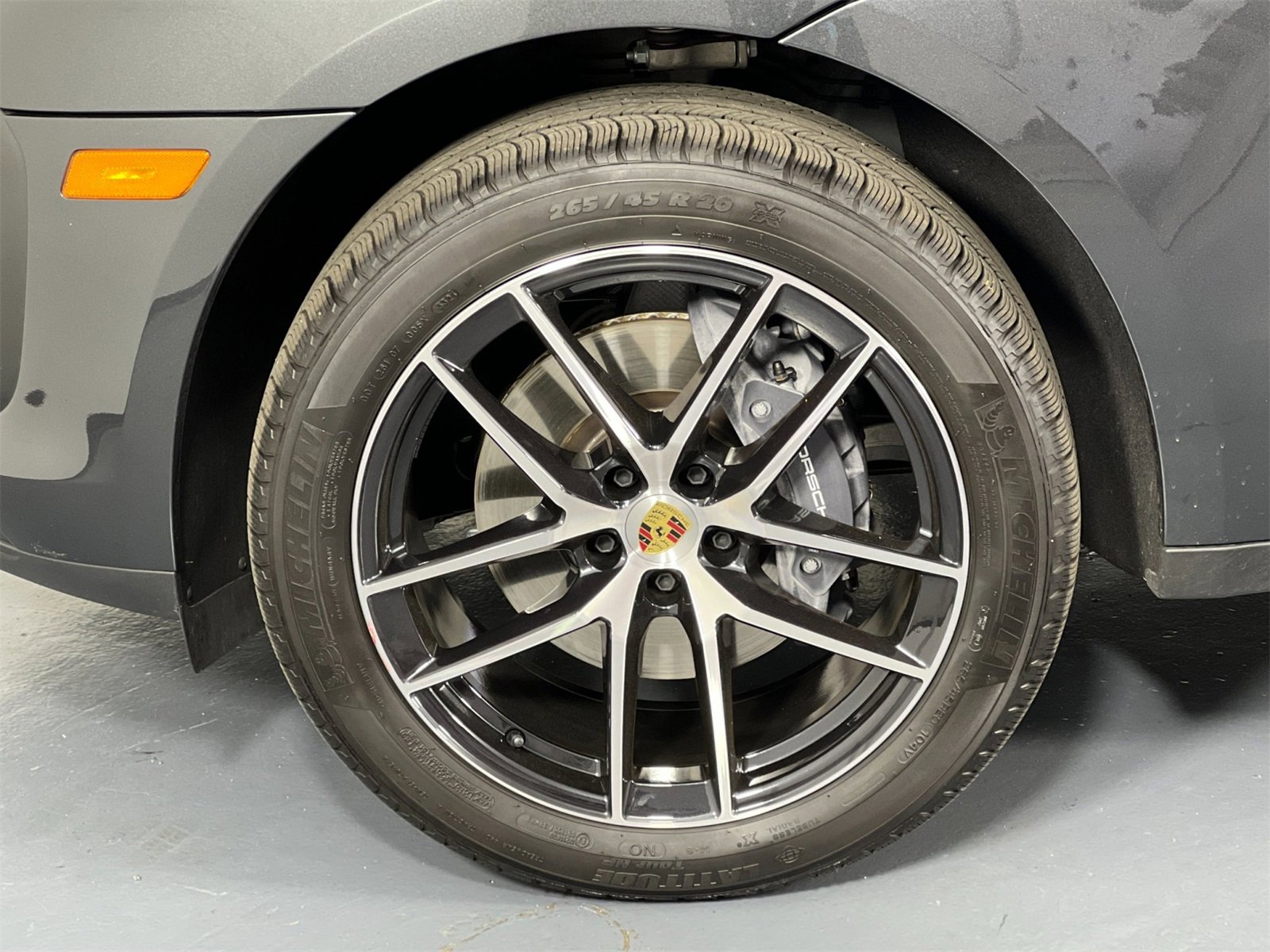 Used 2025 Porsche Macan image 32