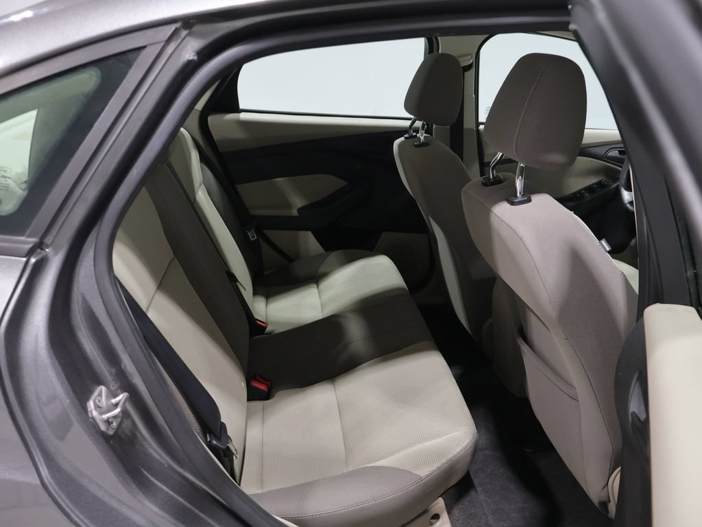 Used 2012 Ford Focus SE FWD image 24