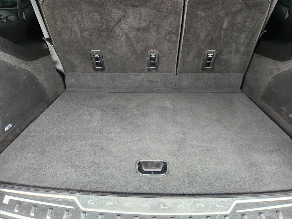 Used 2023 Cadillac Escalade ESV Sport w/ Touring Package RWD image 34
