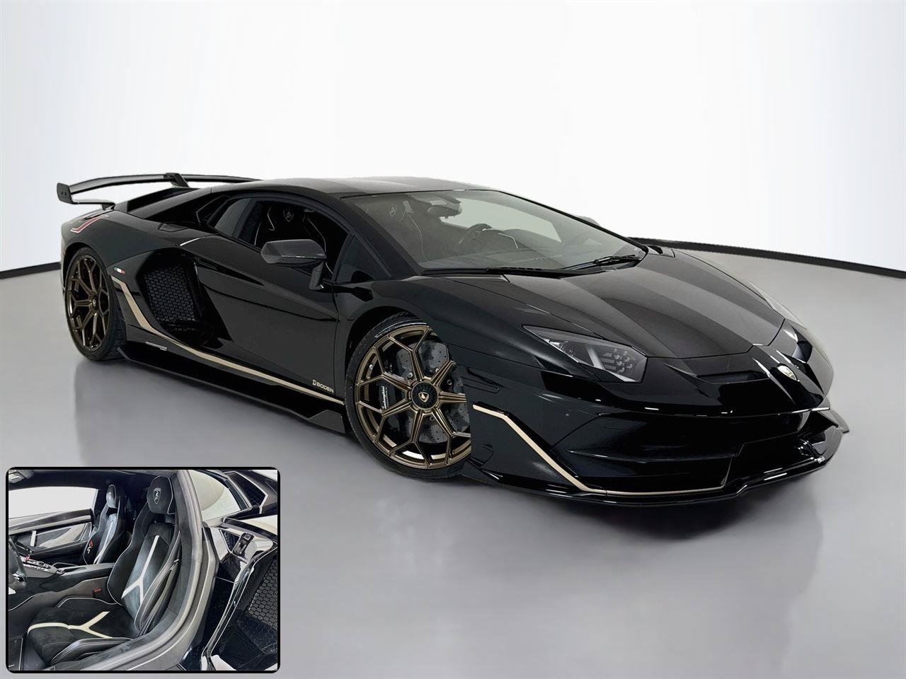 Used 2020 Lamborghini Aventador SVJ AWD/4WD image 2