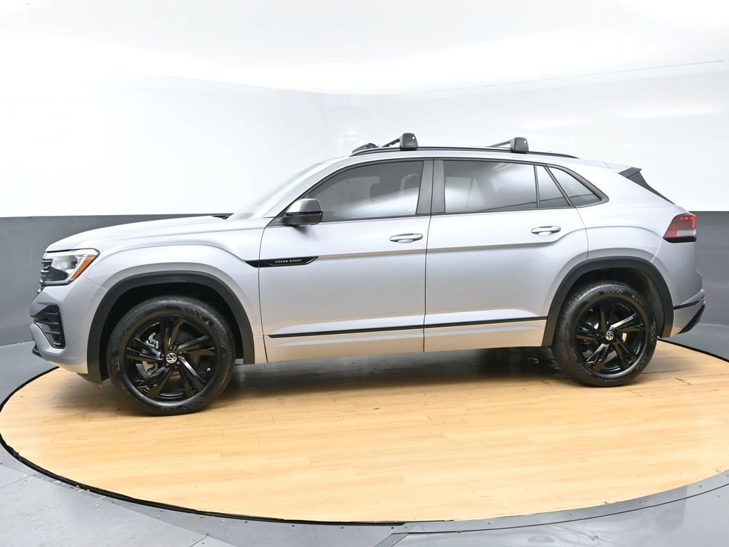 Used 2025 Volkswagen Atlas Cross Sport SEL R-Line AWD/4WD image 6