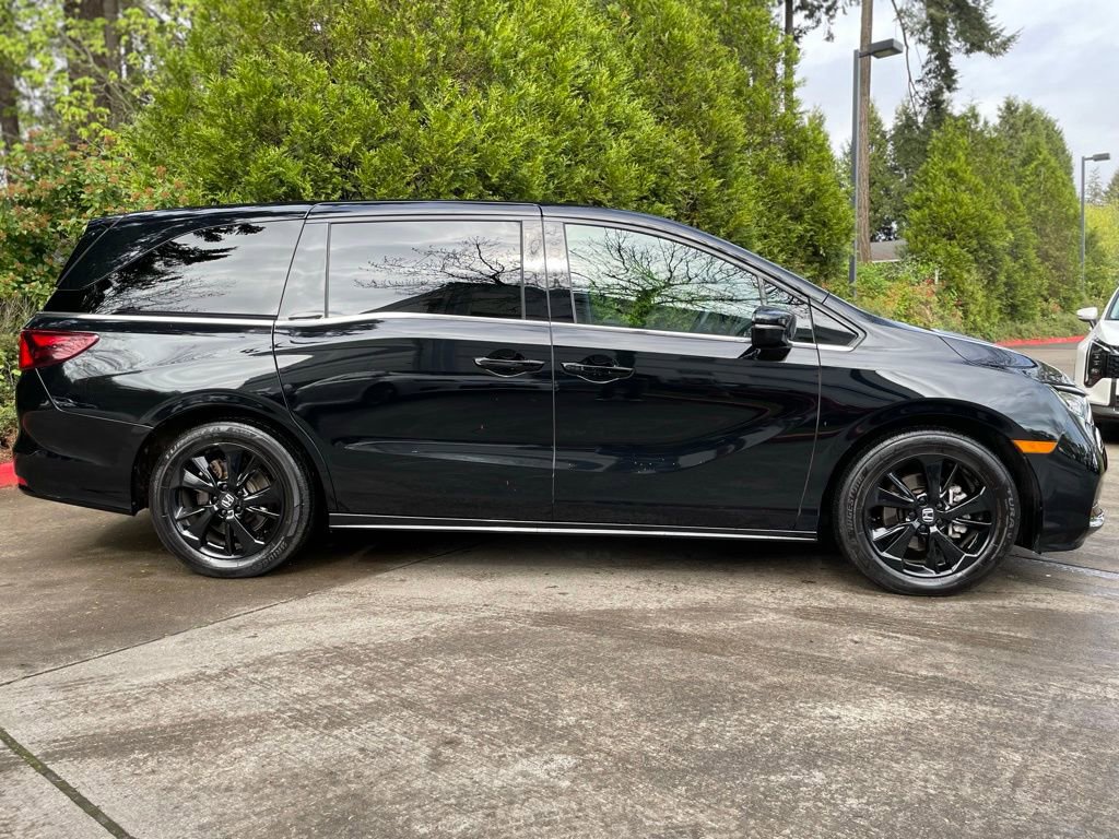 Used 2023 Honda Odyssey Sport image 3