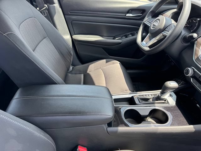 Used 2024 Nissan Altima 2.5 SV FWD image 6