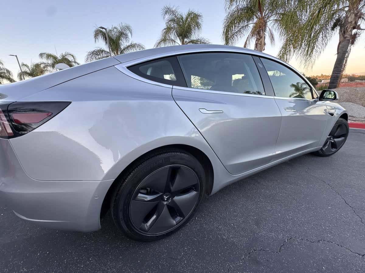 Used 2018 Tesla Model 3 Long Range image 19
