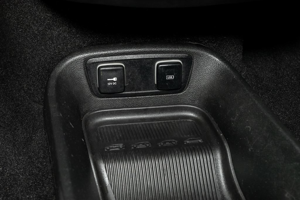 Used 2019 Chrysler Pacifica Touring Plus w/ S Appearance Package FWD image 20