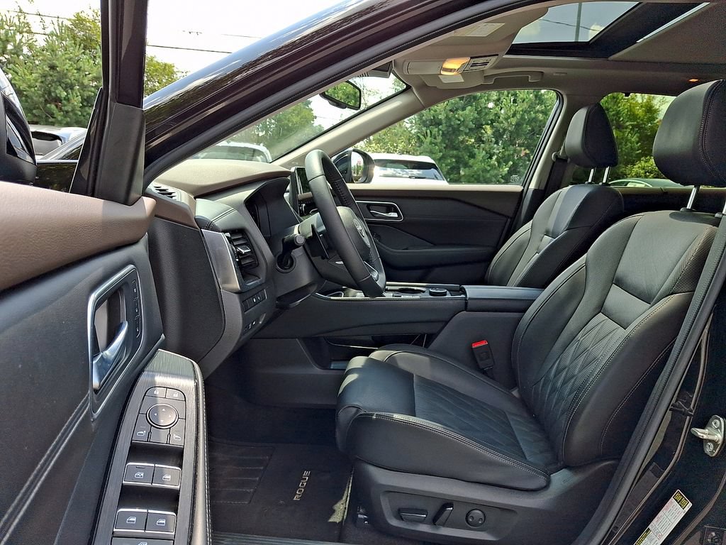 Used 2023 Nissan Rogue Platinum w/ Platinum Premium Package AWD/4WD image 16