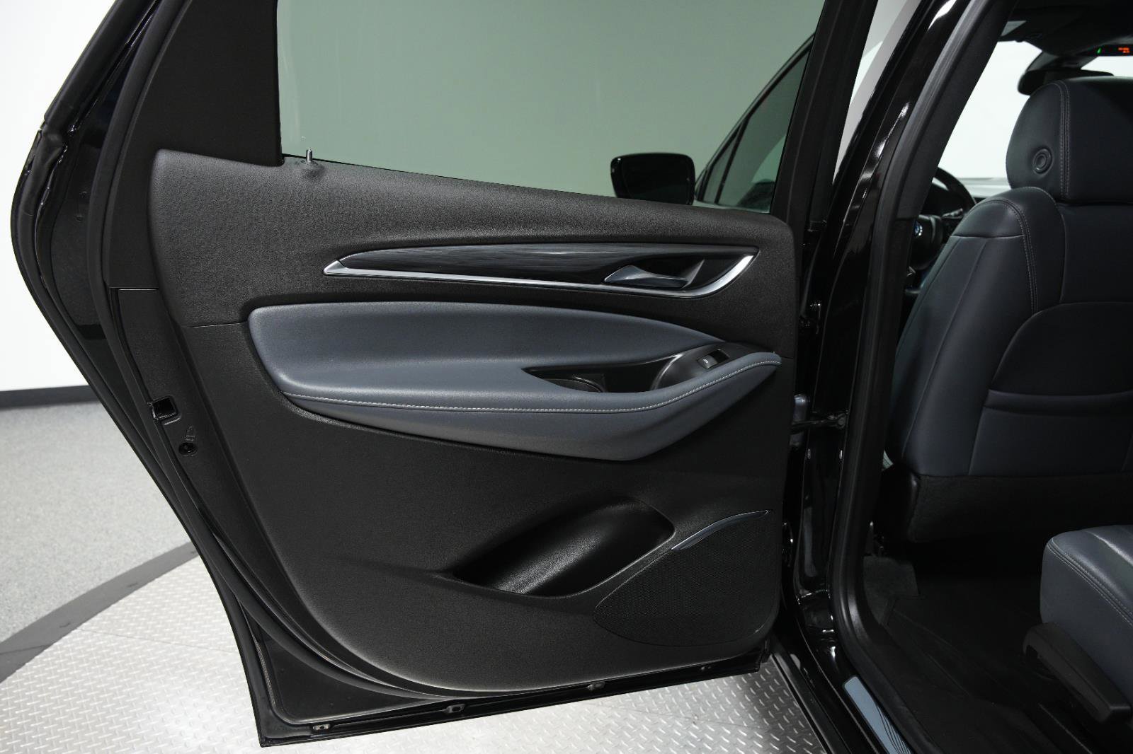 Used 2024 Buick Enclave Essence w/ Experience Buick Package image 21