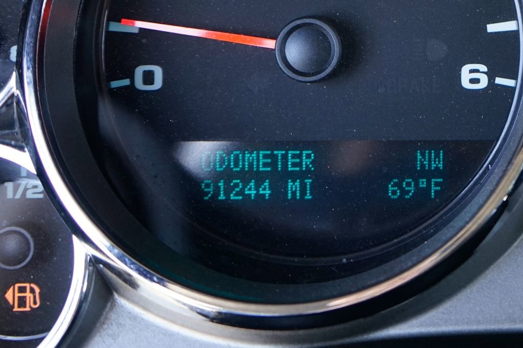 Used 2014 Chevrolet Silverado 2500 LT w/ Custom Sport Truck Package image 23