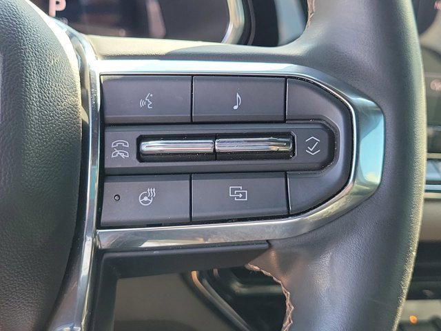 Used 2023 GMC Canyon Denali image 25