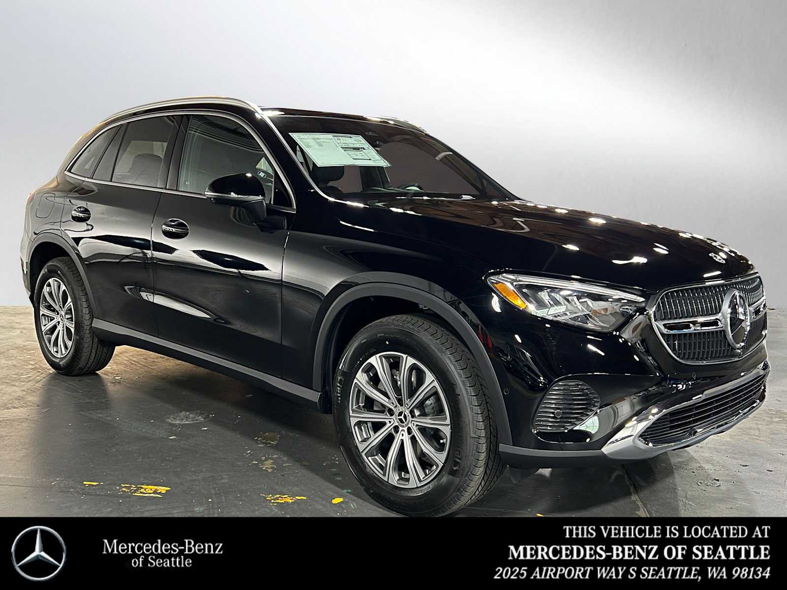 New 2025 Mercedes-Benz GLC 300 4MATIC image 1