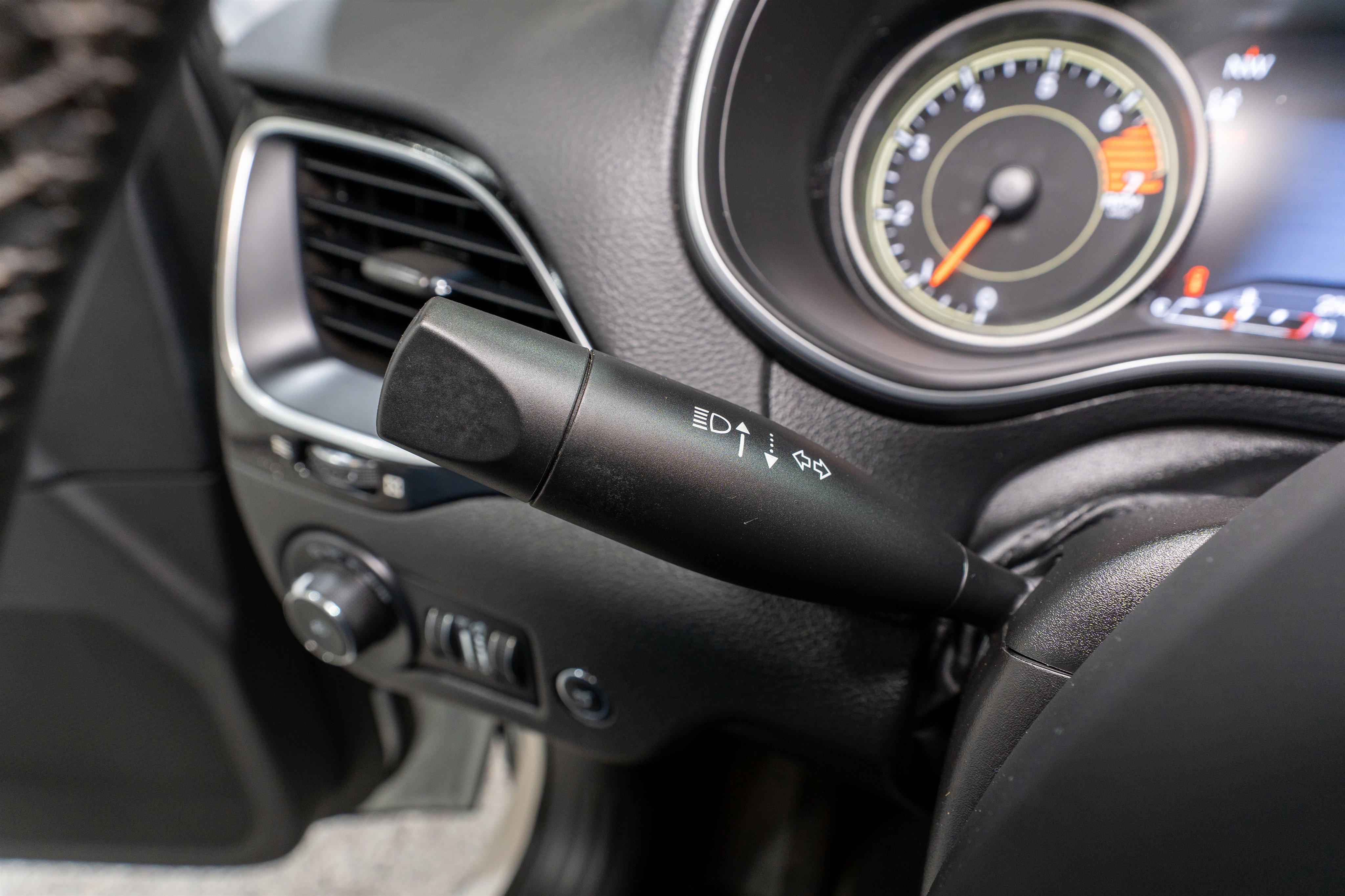 Used 2023 Jeep Cherokee Altitude Lux w/ Lux Elite Package AWD/4WD image 30