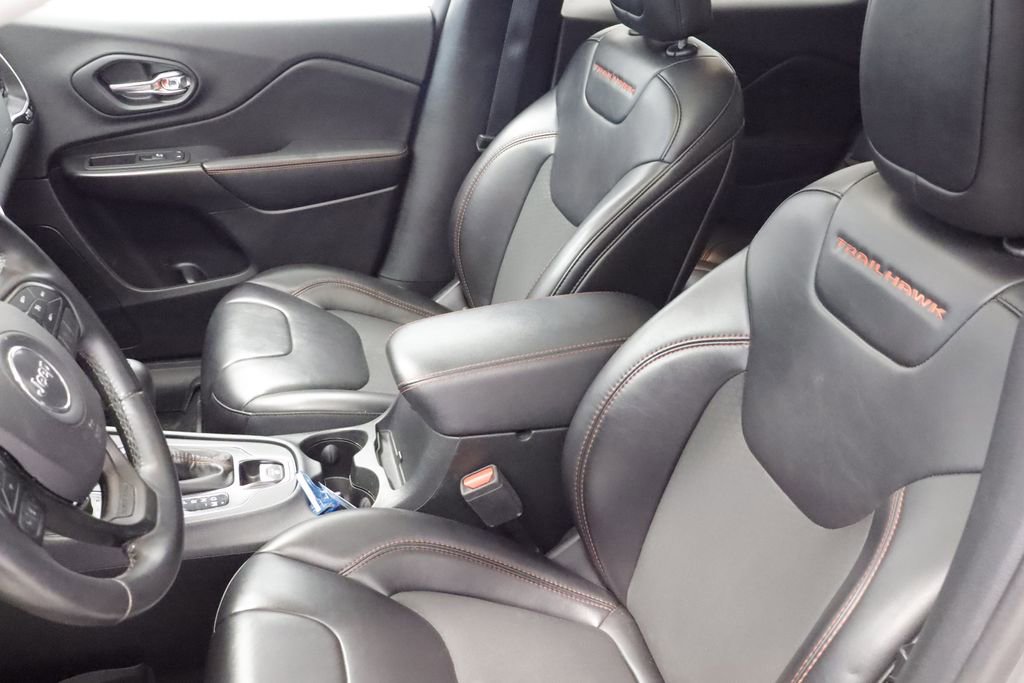 Used 2019 Jeep Cherokee Trailhawk w/ Comfort & Convenience Group AWD/4WD image 25