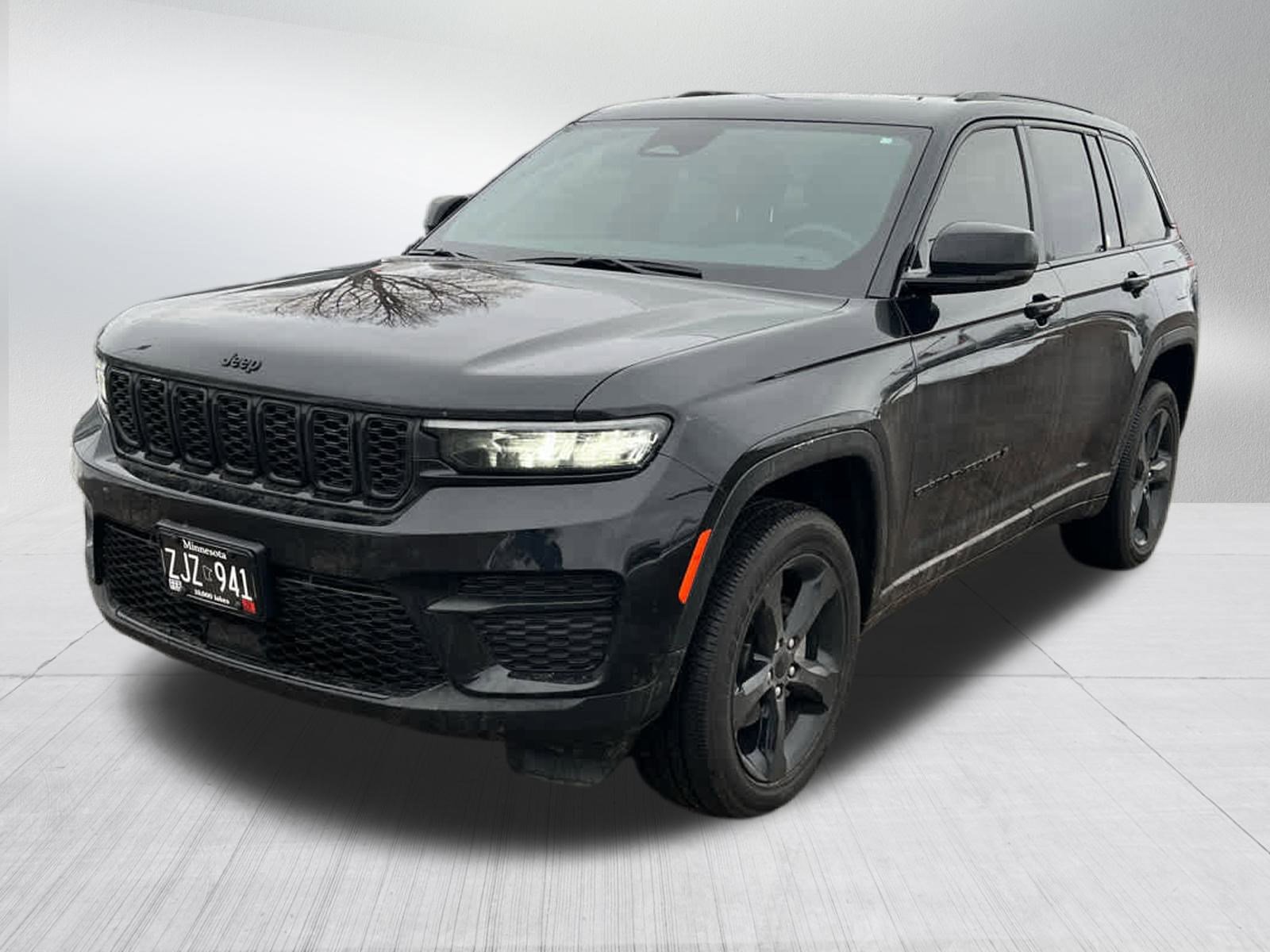 Used 2023 Jeep Grand Cherokee Altitude image 6