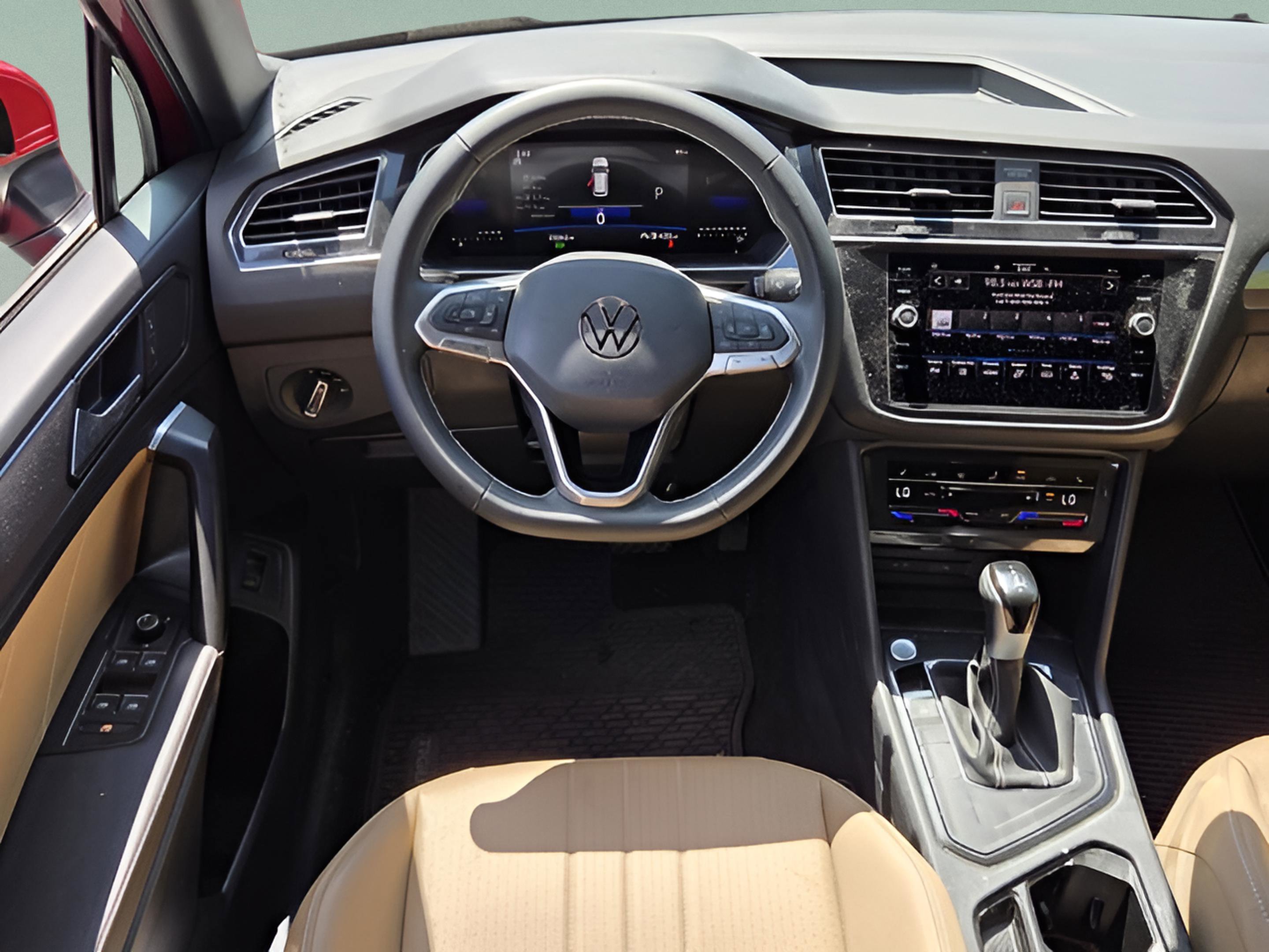 Used 2024 Volkswagen Tiguan SE FWD image 12