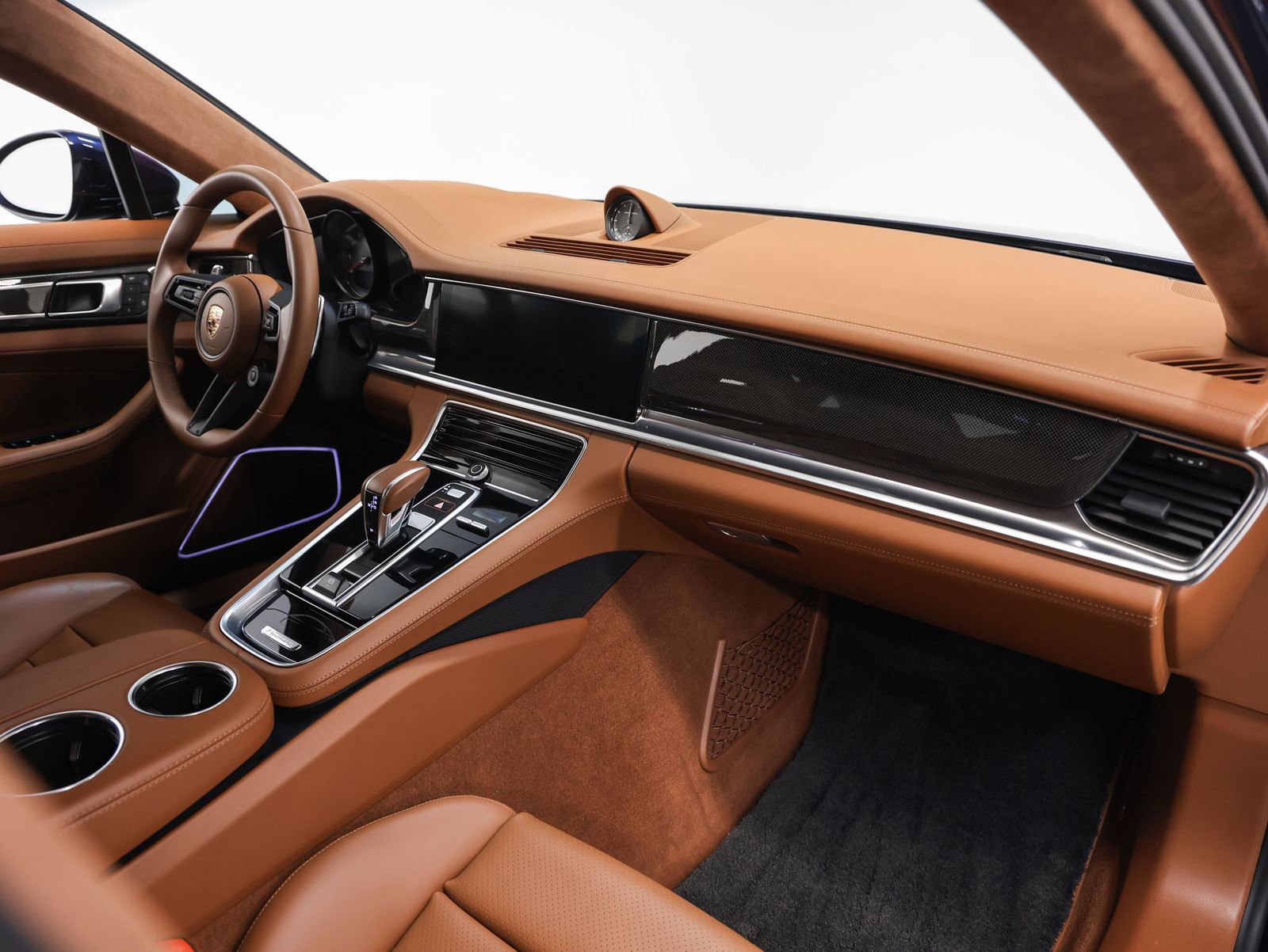 Used 2023 Porsche Panamera GTS image 30