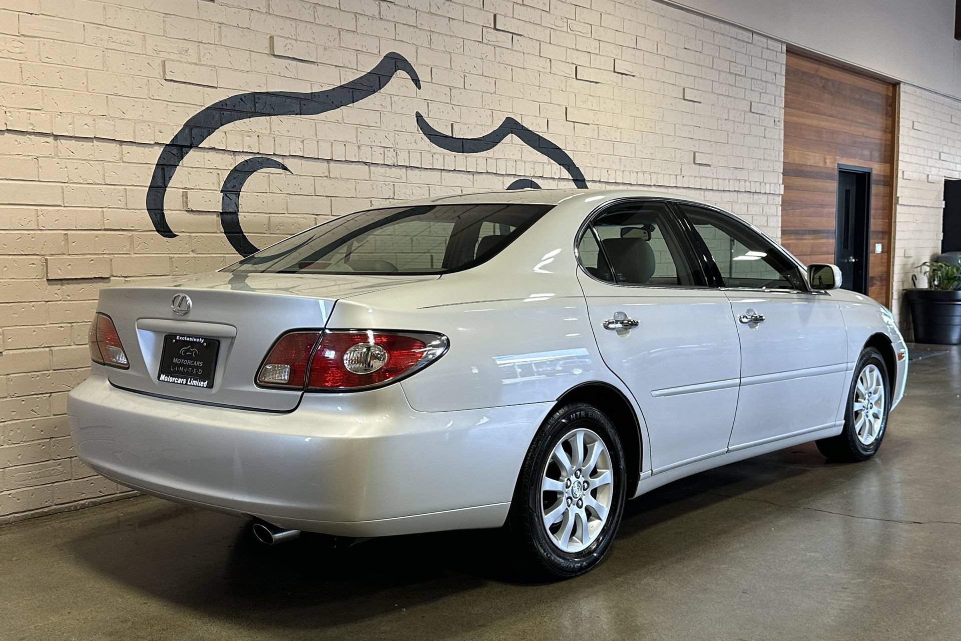 Used 2002 Lexus ES 330 FWD image 4