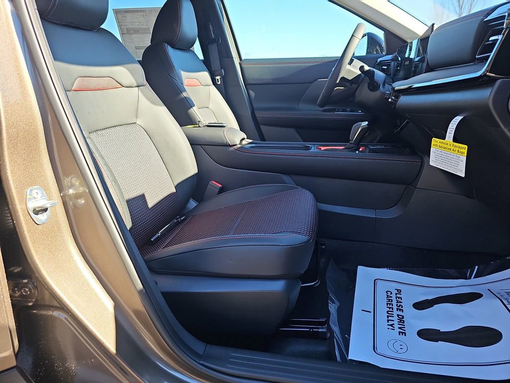 New 2026 Nissan Kicks SR w/ SR Premium Package FWD image 13