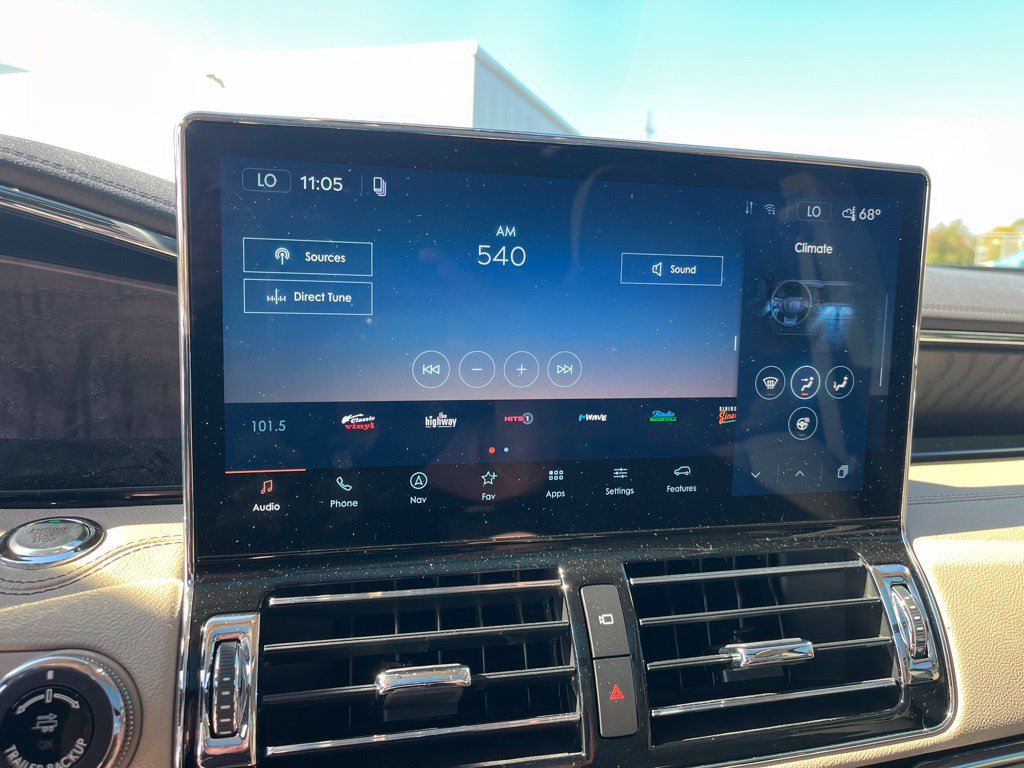 Used 2024 Lincoln Navigator L Reserve AWD/4WD image 9
