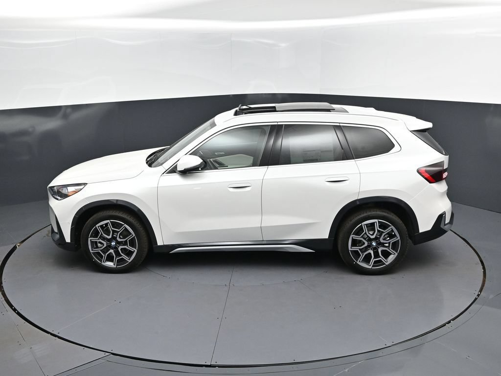 New 2026 BMW X1 xDrive28i w/ Technology Package AWD/4WD image 32