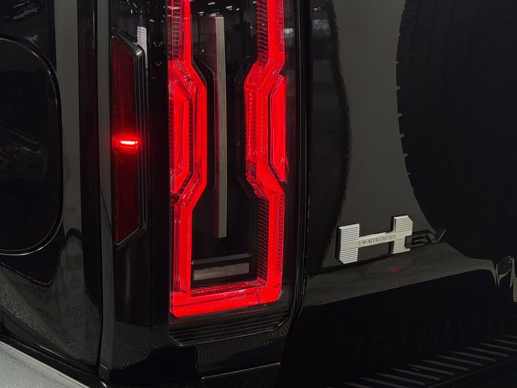 Used 2025 GMC Hummer EV 2X image 15