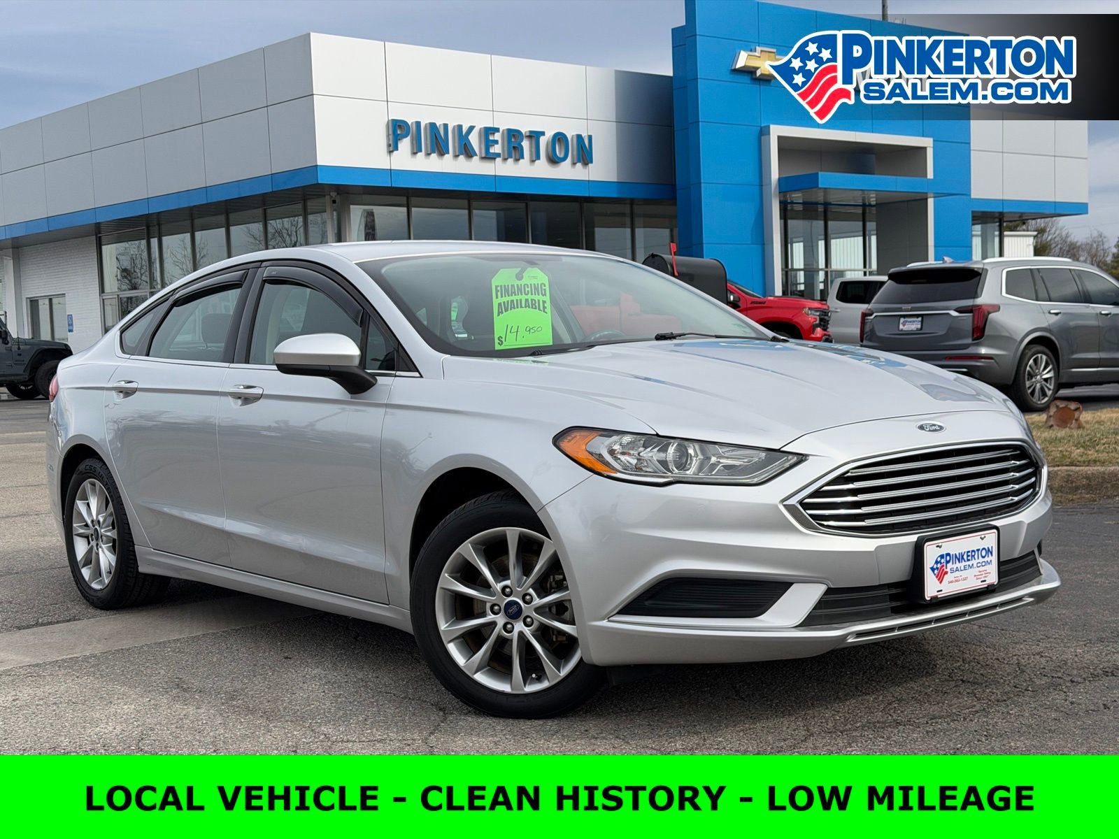 Used 2017 Ford Fusion SE w/ Fusion SE Technology Package image 1