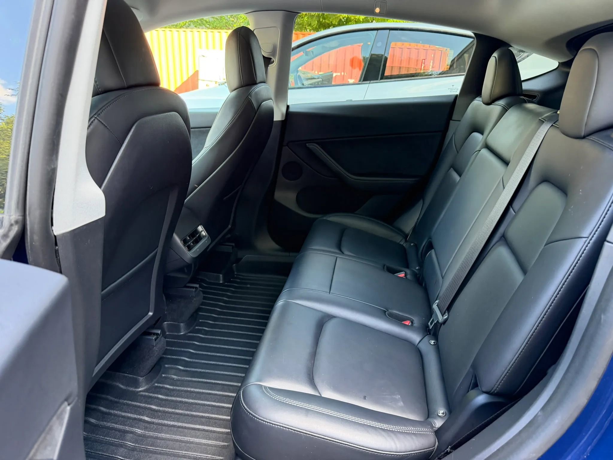 Used 2021 Tesla Model Y Long Range AWD/4WD image 17