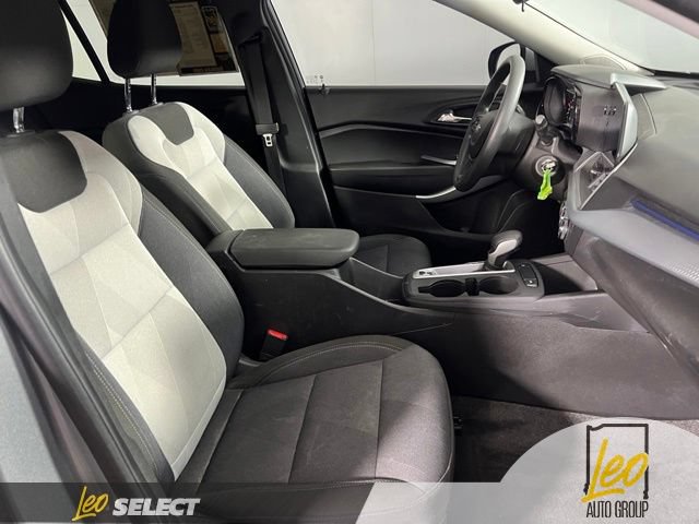 Used 2024 Chevrolet Trax LS w/ LS Convenience Package FWD image 24