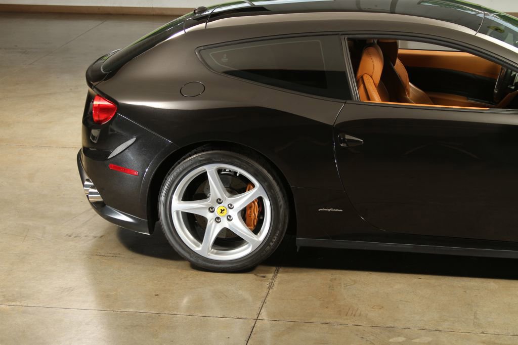 Used 2016 Ferrari FF image 42