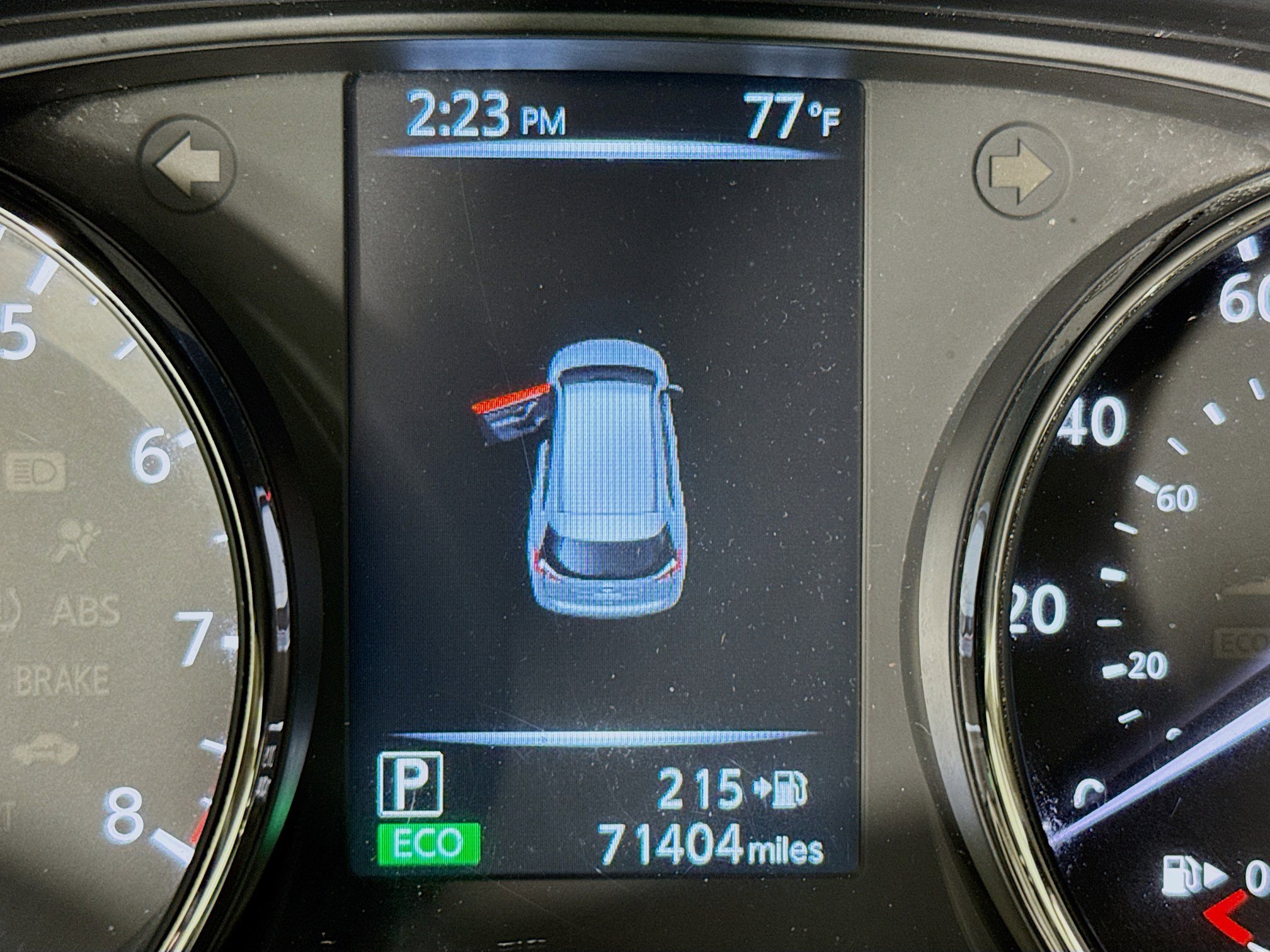 Used 2017 Nissan Rogue SV w/ SV Premium Package image 15