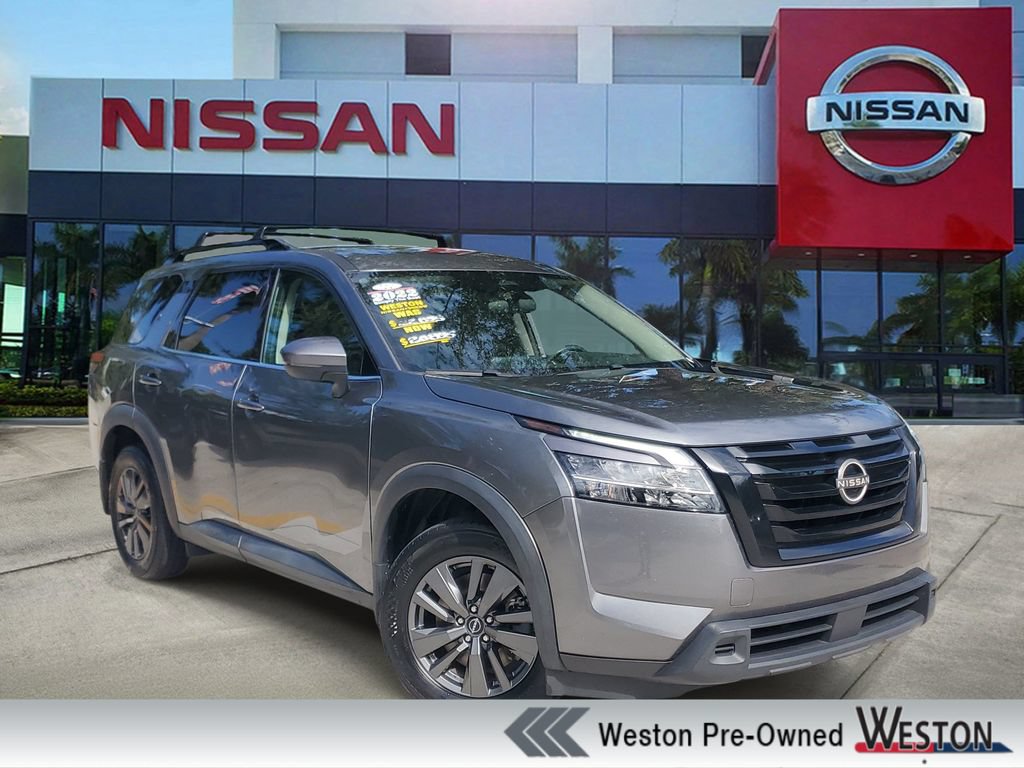 Certified 2022 Nissan Pathfinder SV w/ SV Black Package FWD image 1