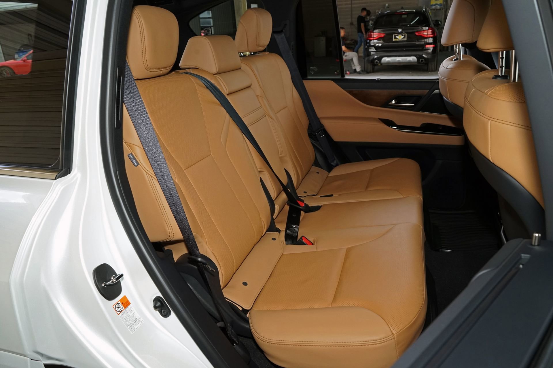 Used 2024 Lexus LX 600 4WD w/ Luxury Package image 23