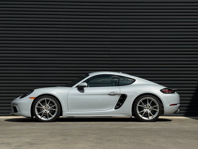 Certified 2025 Porsche 718 Cayman image 2