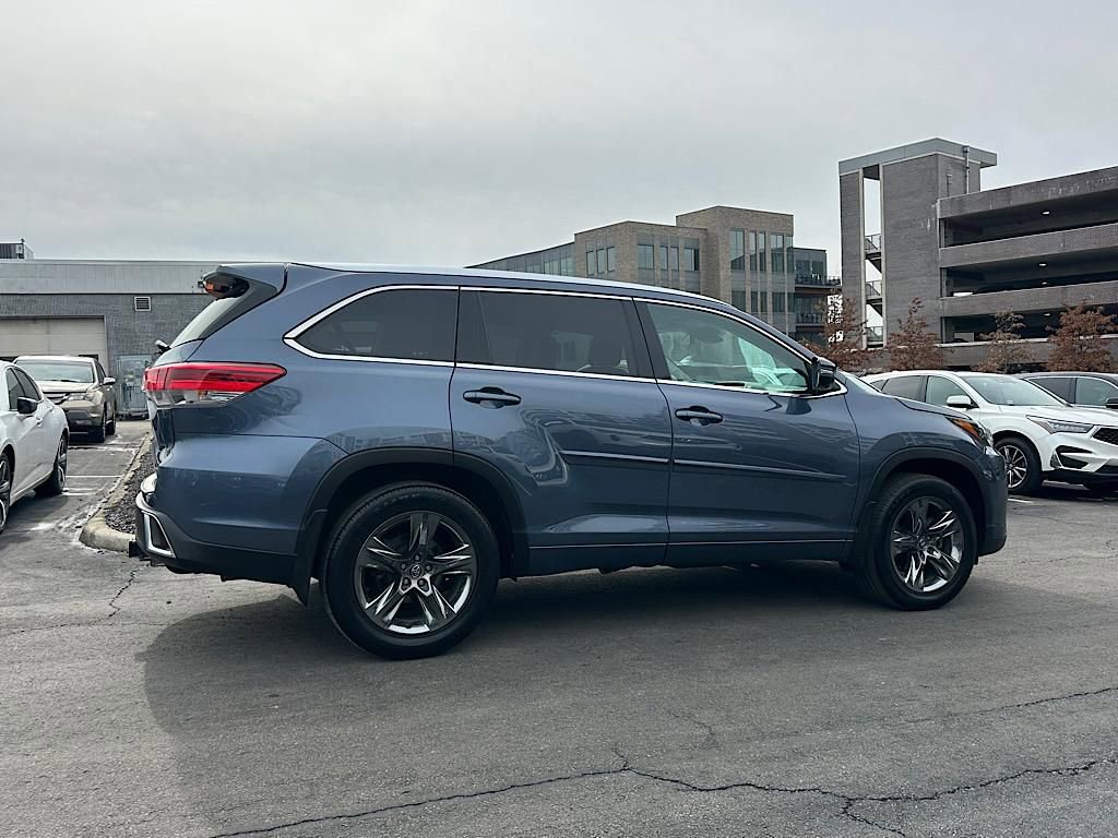 Used 2019 Toyota Highlander Limited Platinum image 10