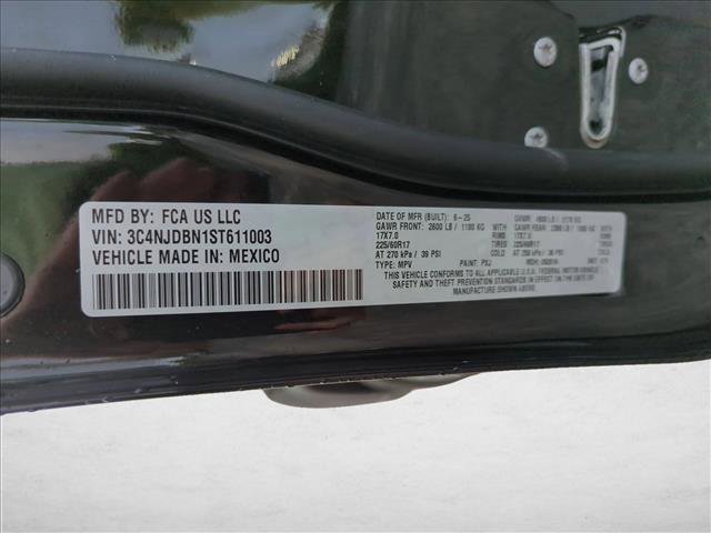 Used 2025 Jeep Compass Latitude image 24