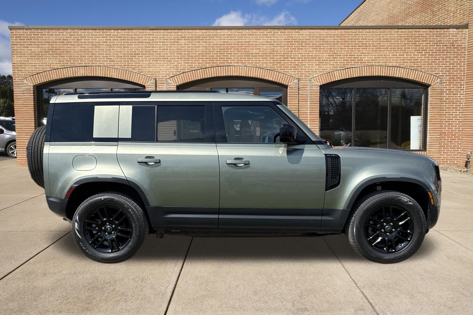Used 2025 Land Rover Defender 110 S AWD/4WD video 2